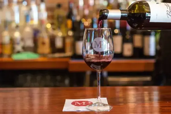 Let’s end this busy week with a glass of wine. See you soon!